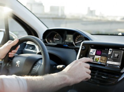 Peugeot-208-Touchscreen.jpg