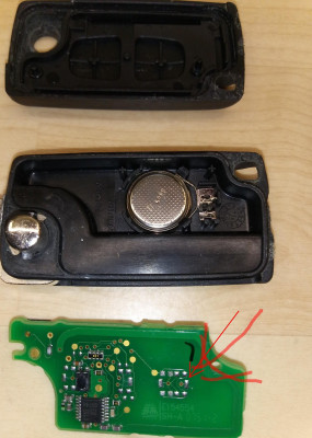 2 Tasten Schlüssel mit Chip.JPG (294.02 KiB) 4415 mal betrachtet 2 Tasten Schlüssel mit Chip.JPG