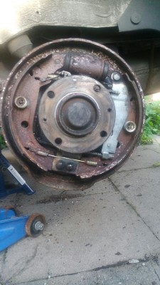 Bremse_h_li.jpeg (221.12 KiB) 10187 mal betrachtet Bremse_h_li.jpeg